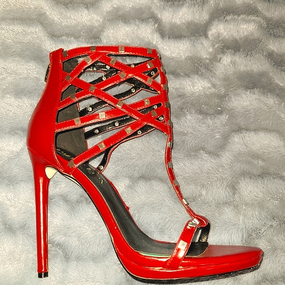 Strappy Red Stiletto - Picture 9 of 9